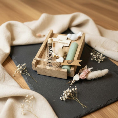 Konfirmationsgeschenk-Set mit Kerze und Röhrchen, Gesamtgröße 17x11 cm – Nahaufnahme