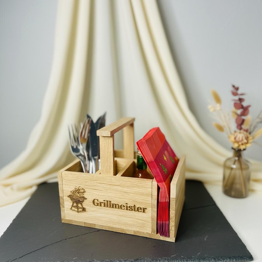 Besteckkorb Holz Grillmeister Gravur, personalisierbar mit Namen, Grillzubehör, DasGlueckswerk, Personalisierte Geschenk, Gift Wrapping, holz