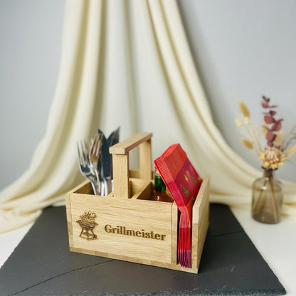 Besteckkorb Holz Grillmeister Gravur, personalisierbar mit Namen, Grillzubehör, DasGlueckswerk, Personalisierte Geschenk, Gift Wrapping, holz