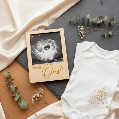 Bilderrahmen Ultraschallbild Schwangerschaft, Holzrahmen personalisiert mit Wunschtext, Baby Reveal Geschenk, DasGlueckswerk, Dekoration, Announcements, holz