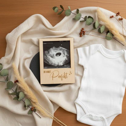 Bilderrahmen Ultraschallbild Schwangerschaft, Holzrahmen personalisiert mit Wunschtext, Baby Reveal Geschenk, DasGlueckswerk, Dekoration, Announcements, holz