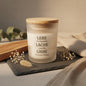Handgemachte Sojawachs Kerze im Glas mit aholzdeckel und Aufschrift lebe im Augenblick, lache jeden Tag und liebe von ganzem herzen, DasGlueckswerk, Dekoration, Container Candles, Soya, Glas, Holz