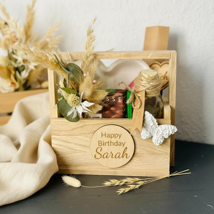 Geschenkkorb Holz mit Plakette, individualisierbar, DIY Geschenkidee zum Befüllen, DasGlueckswerk, Dekoration, Gift Wrapping, holz