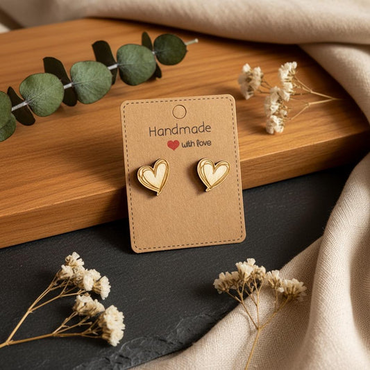 Holzohrringe Herz aus Linde, 1,5 cm, handgefertigter Modeschmuck, Geschenk zum Geburtstag, DasGlueckswerk, Dekoration, Stud Earrings, Holz