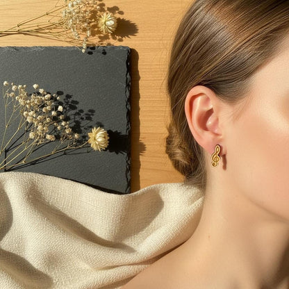 Notenschlüssel Holzohrringe – Handgefertigter Modeschmuck 1,5 cm, Geschenk für Musiker, Musikliebhaber & Teenager Das Glückswerk