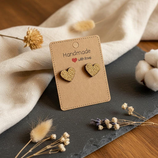 Herz Holzohrringe mit Tigermuster – Handgefertigter Modeschmuck 1,5 cm, Geschenkidee für Teenager & Frauen Das Glückswerk