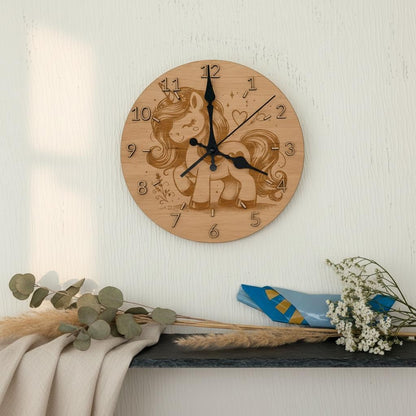 Einhorn Wanduhr Kinderzimmer – Holz Uhr mit Einhorn Motiv, Kinderzimmer Uhr Mädchen, Einhorn Geschenk, Kinderzimmer Deko Das Glückswerk