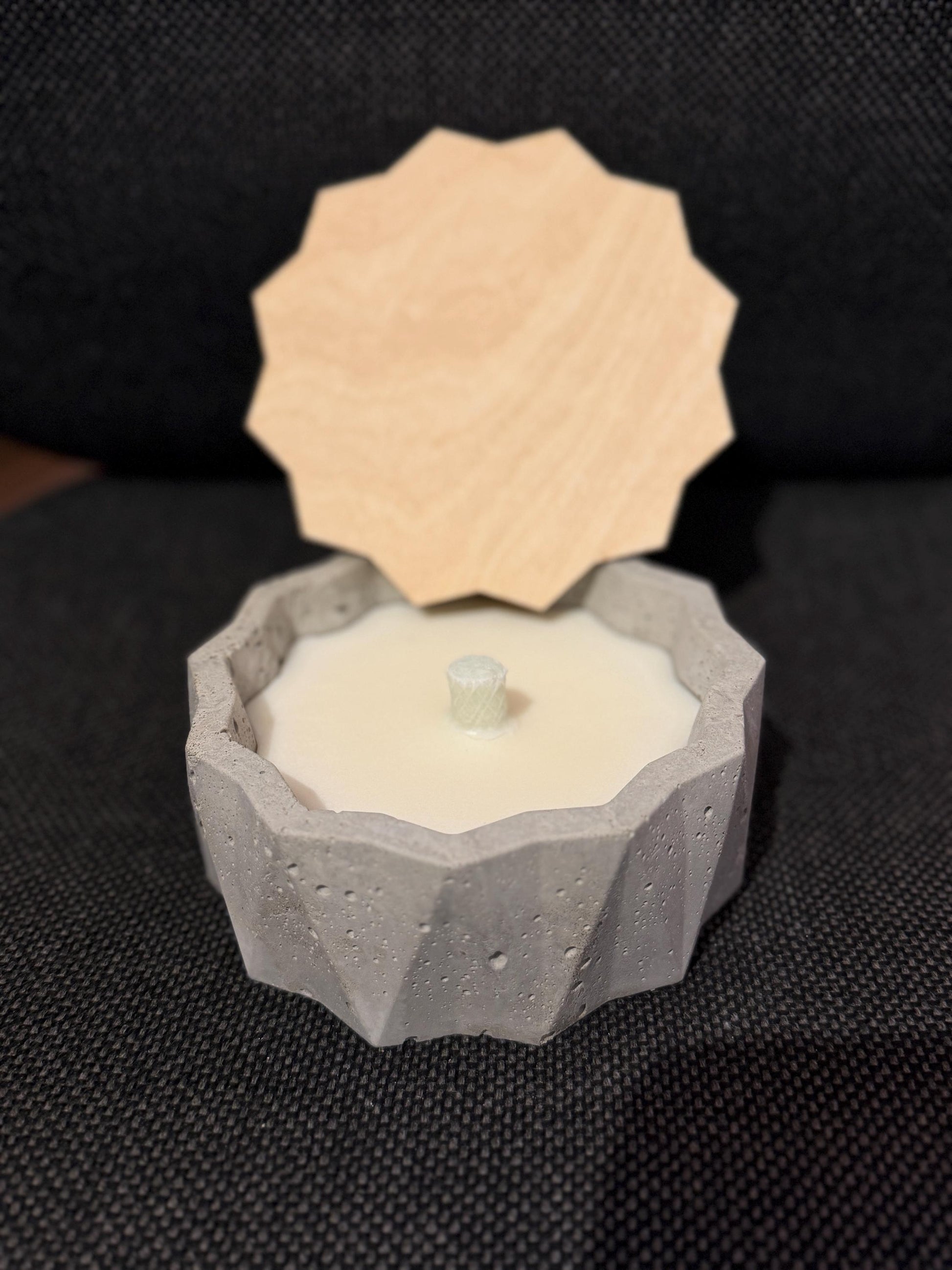 Betonkerze handgegossen mit Sojawachs, grau 14x5cm, Geschenk Tischdeko Outdoor, DasGlueckswerk, Kerzen aus Beton, Garden Decoration, holz, wachs, Beton, Glasfaser
