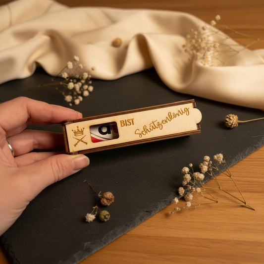Schützenkönig Geschenk Holz – „Du bist Schützenkönig“ Snack Case mit Gravur, lustiges Schützenbruder Geschenk Das Glückswerk