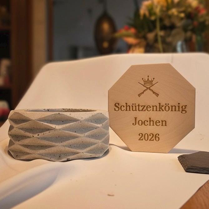 Personalisierte Betonkerze Schützenkönig – Geschenk Schützenfest, Outdoor Kerze mit Gravur, moderne Betonkerze Das Glückswerk