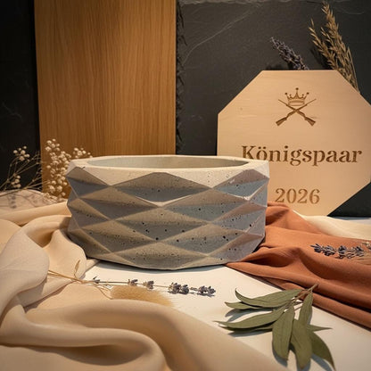 Personalisierte Betonkerze Königspaar – Schützenfest Geschenk mit Gravur, Outdoor Kerze, Schützenkönig Geschenk Das Glückswerk
