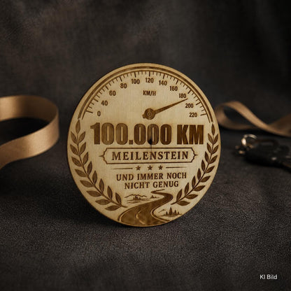 100.000 km Plakette für Autofahrer – Meilenstein Medaille aus Holz oder schwarzem Acryl, DasGlueckswerk, Geschenke für Autofahrer, Signs, 