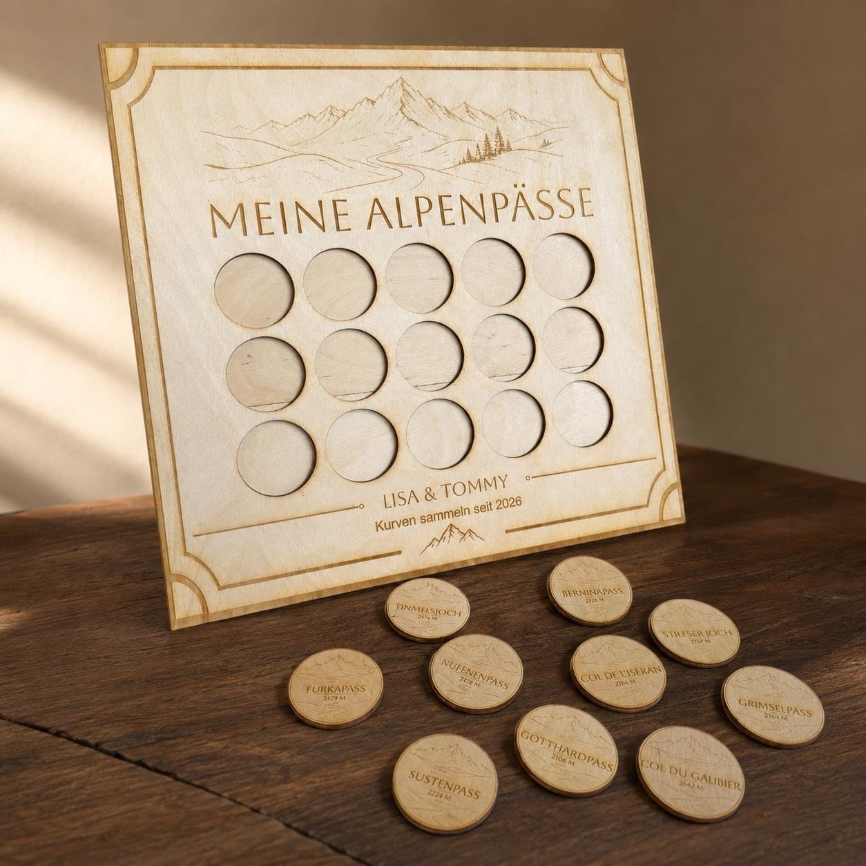 Alpenpässe Sammelboard aus Holz – personalisiert mit Namen & Jahreszahl, DasGlueckswerk, Personalisierte Geschenk, Signs, 