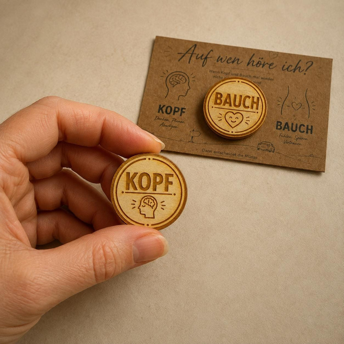 Entscheidungsmünze Bauch oder Kopf aus Holz – Geschenk bei schwierigen Entscheidungen und für Unentschlossene, DasGlueckswerk, Dekoration, Greeting Cards, 