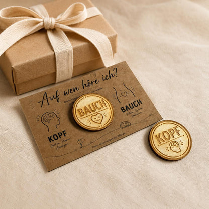 Entscheidungsmünze Bauch oder Kopf aus Holz – Geschenk bei schwierigen Entscheidungen und für Unentschlossene, DasGlueckswerk, Dekoration, Greeting Cards, 