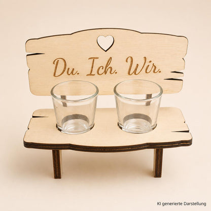 Schnapsbank Holz mit Gravur Du Ich Wir, 2 Pinnchen, Geschenk zur Hochzeit, DasGlueckswerk, Hochzeit & Liebe, Figurines & Knick Knacks, holz
