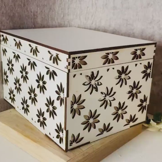 SVG Datei Erinnerungsbox mit Blüten, Holzkiste 15x20 cm zum Selberlasern